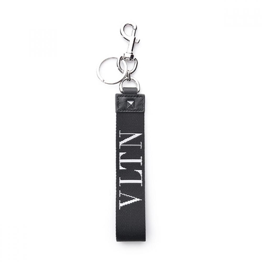 Valentino 2y2P0p99 Ruh 0ni P0p99 Ruh 0ni Vltn Брелок 2Y2P0P99 RUH 0NI